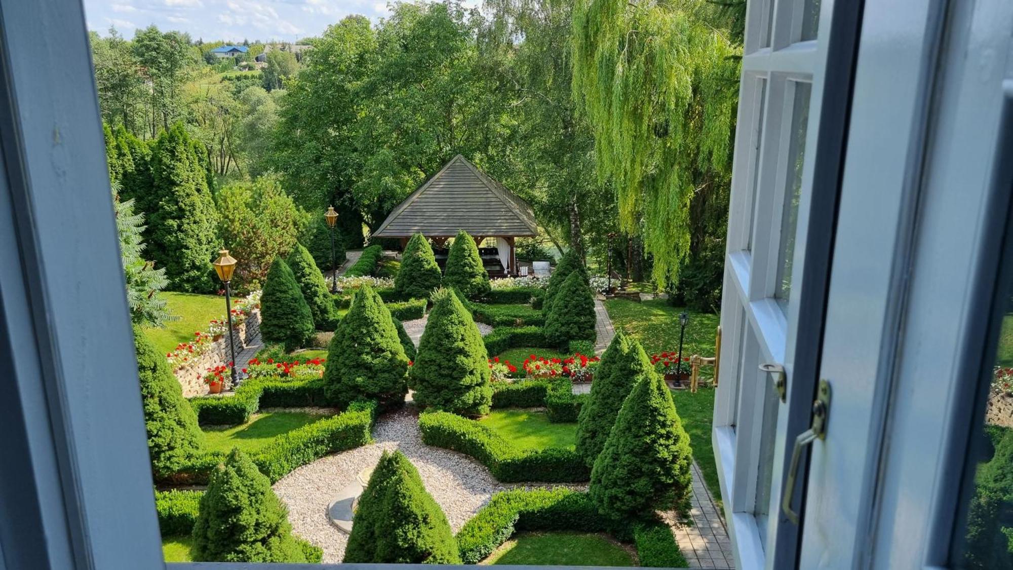 Bed and Breakfast Dwor Anna Ciecierzyn Exterior foto