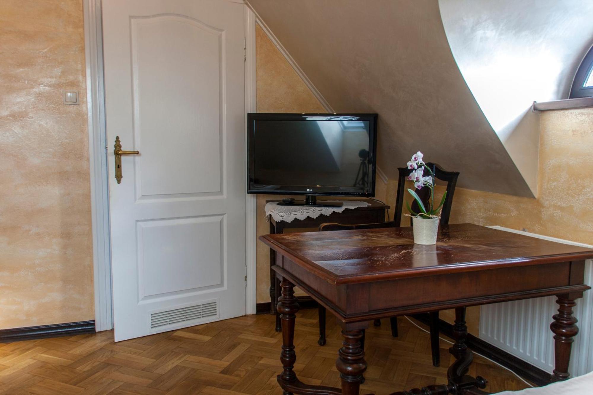 Bed and Breakfast Dwor Anna Ciecierzyn Zimmer foto