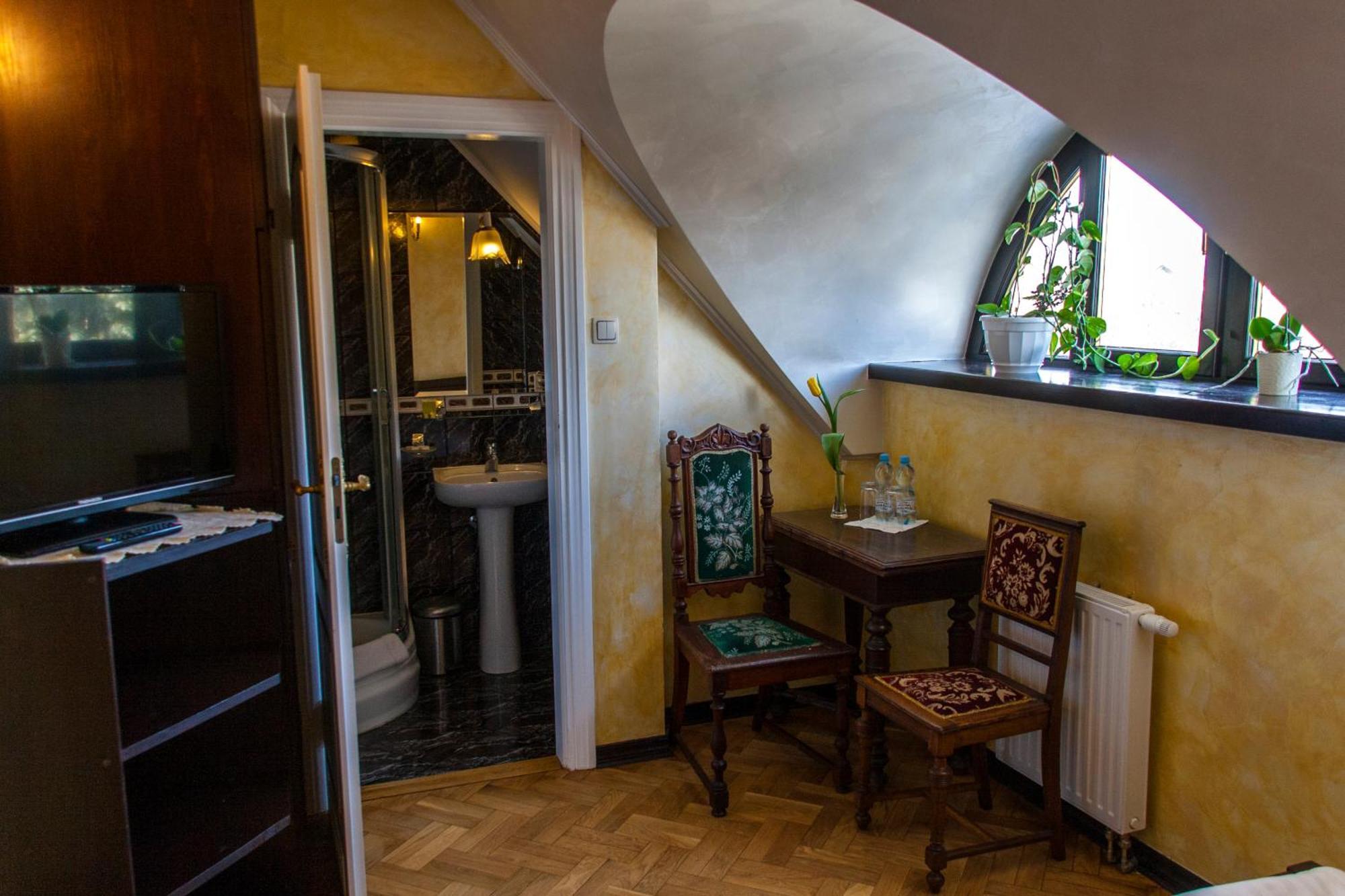 Bed and Breakfast Dwor Anna Ciecierzyn Zimmer foto