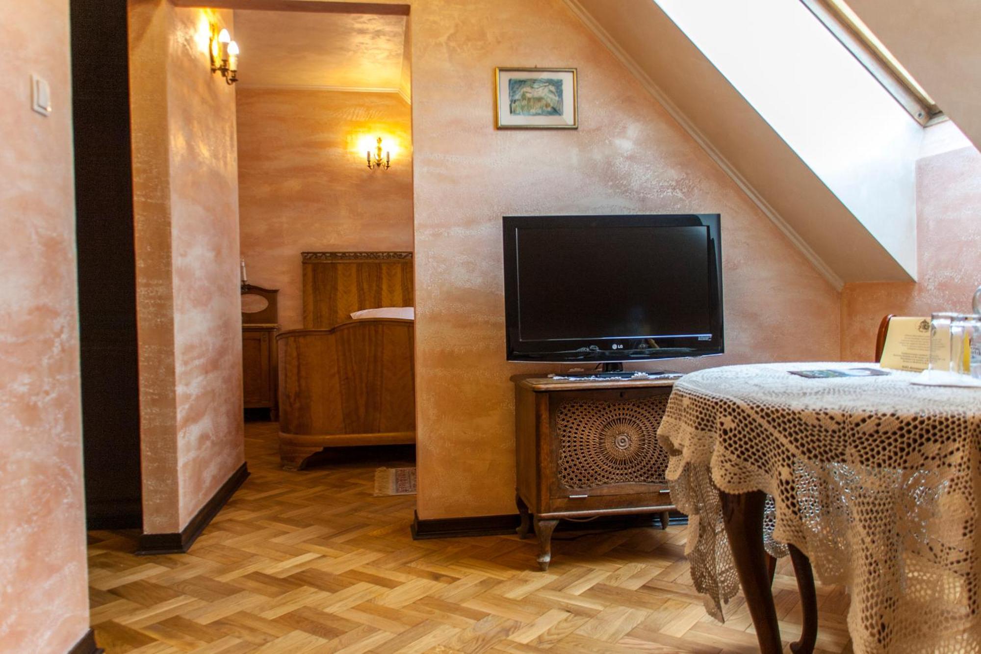 Bed and Breakfast Dwor Anna Ciecierzyn Zimmer foto