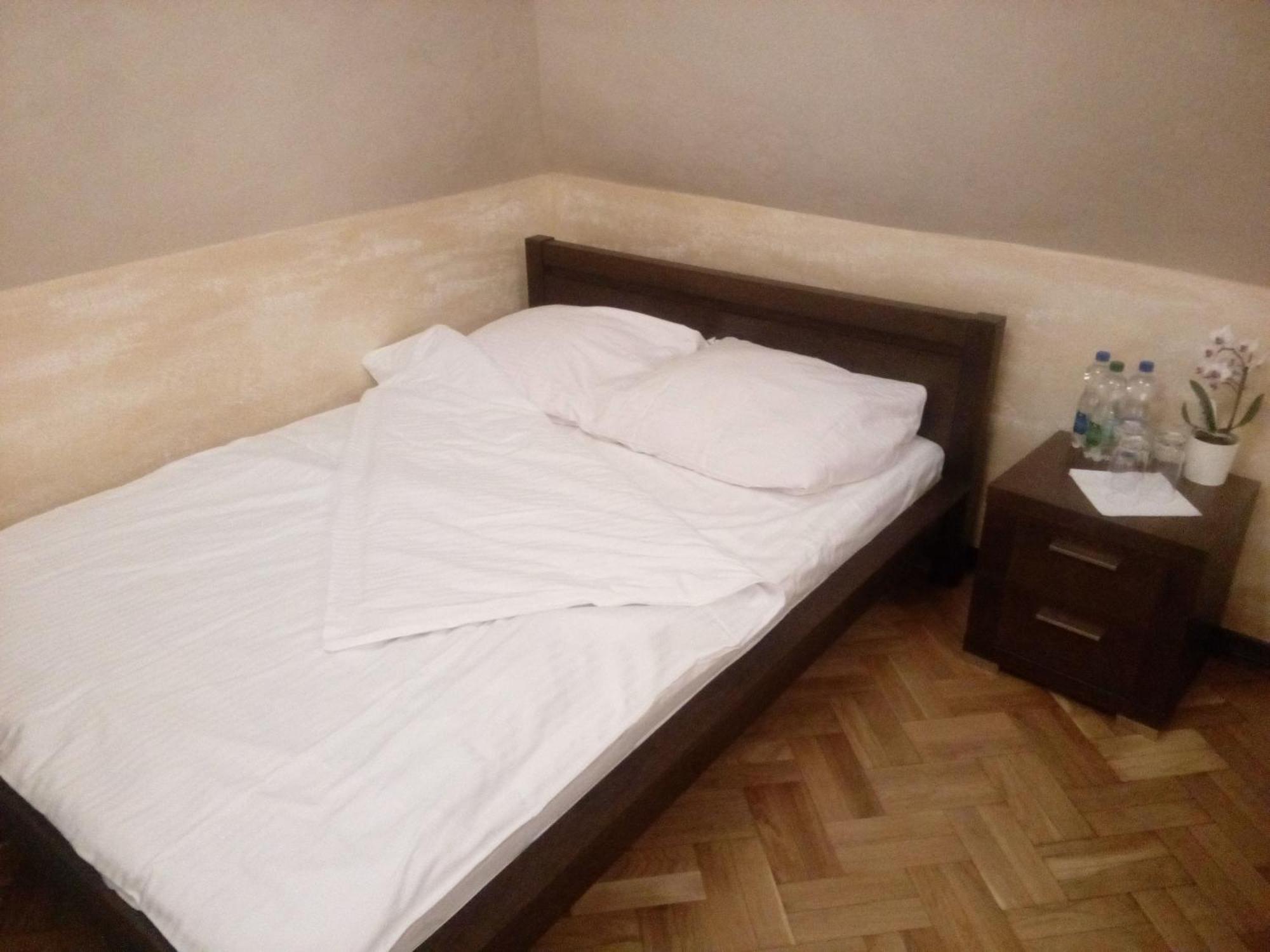 Bed and Breakfast Dwor Anna Ciecierzyn Zimmer foto