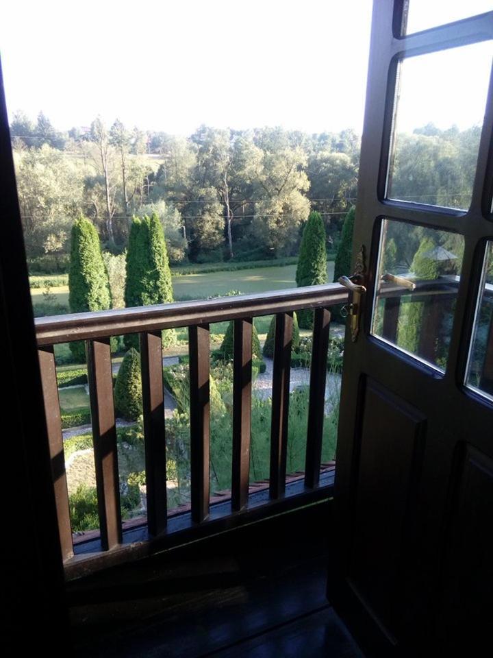 Bed and Breakfast Dwor Anna Ciecierzyn Exterior foto